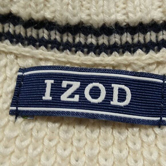 Izod White and Red Snowflake 3/4 Zip Up Cotton Blend Sweater - Picture 2 of 9